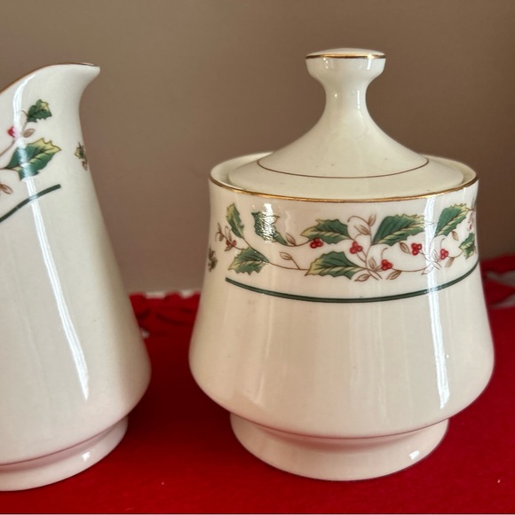 Holly Traditions Holly Pattern with Gold Trim Creamer and Sugar Bowl, Holiday - Picture 5 of 11